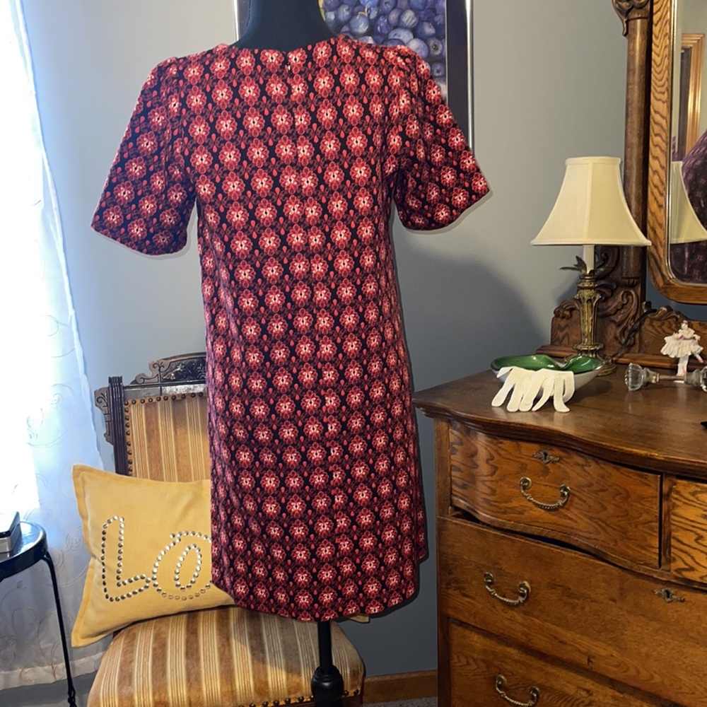 Polyester spring dress. - Picture 2 of 3